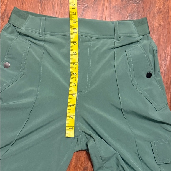 Athleta Vienna Cargo Pants Vineyard Green Lightweight Women Size 4 - Picture 10 of 10